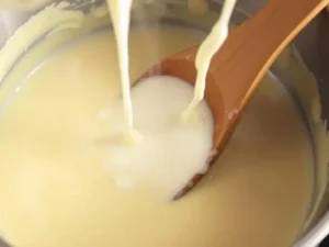 Étape 2: Préparation de la sauce à la crème